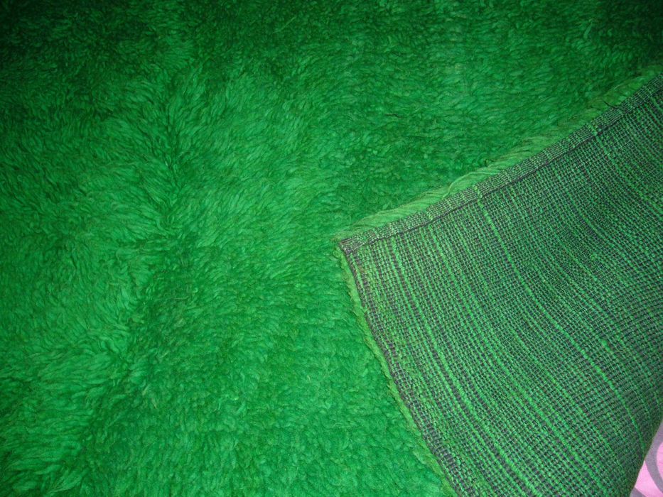 Китеник за спалня - зелен (вълнен) и за единично легло - тъмно син