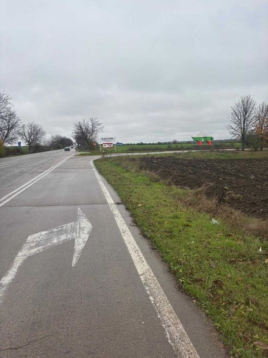 Продавам ъглов парцел