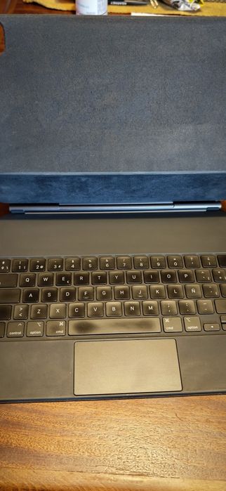 Ipad 12,9" 4th generation 128 GB + Magic keyboard+apple pencil