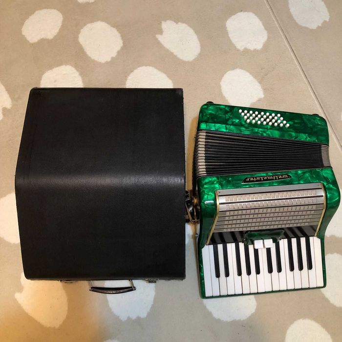 Acordeon Weltmeister 32 bași