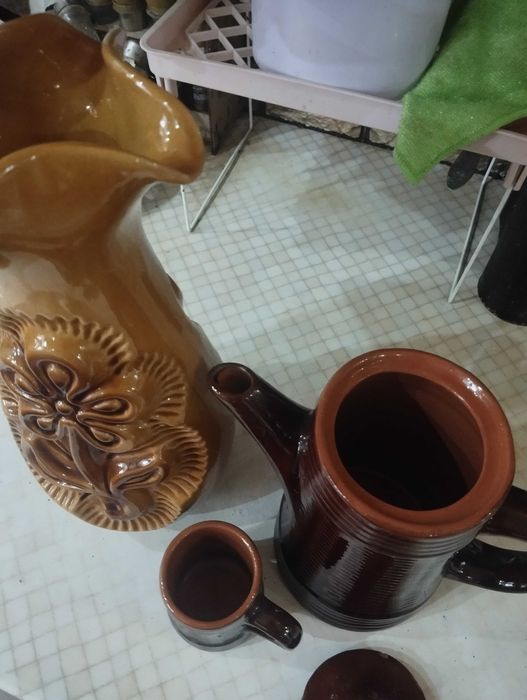 Глиняную посуду чайник