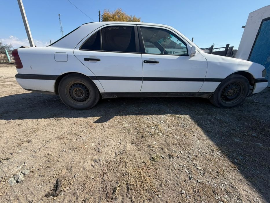 Продаю Mercedes-Benz C220,пробег уточняется
