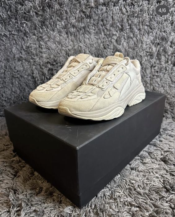 Amiri Bone runner marime 42