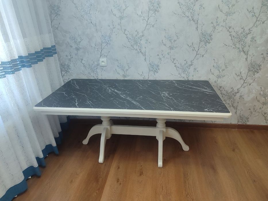 Продаётся столик