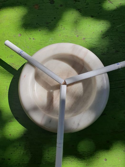 Мраморен пепелник