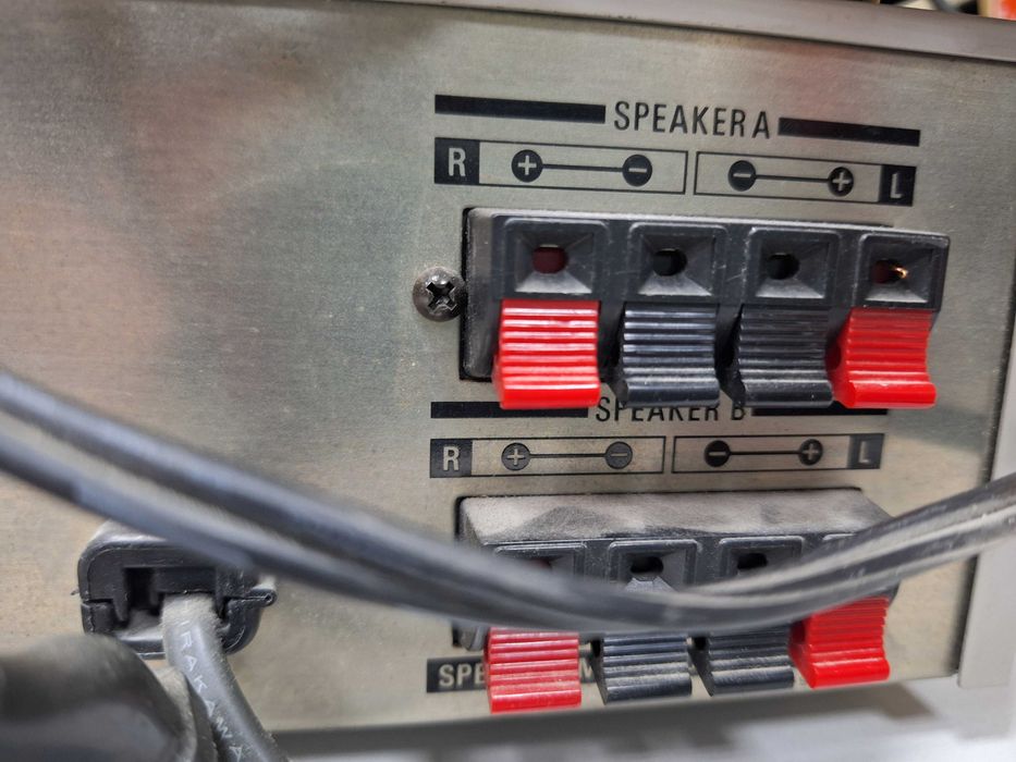 тунер СОНИ, SONY остана само той