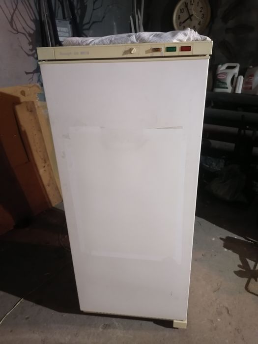 Продам морозильник