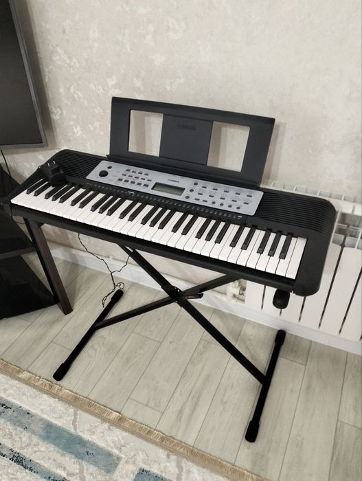 Продам синиезатор Yamaha