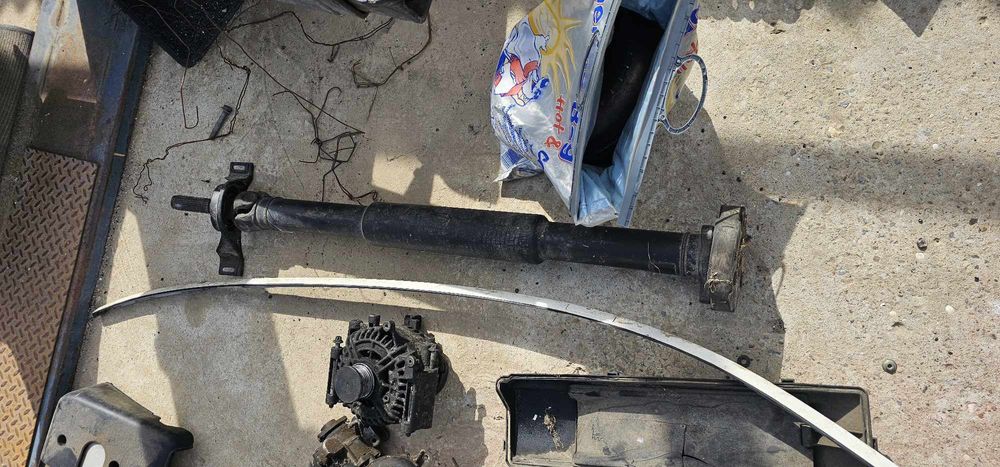 Части останали от Мерцедес Е220 CDI EVO