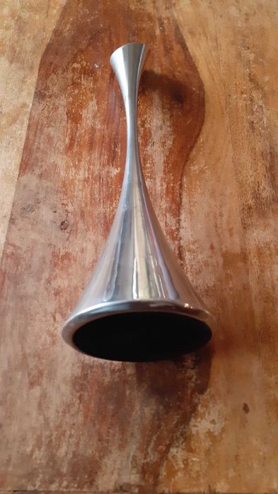 метален свещник дизайнерски, стабилен масивен хром метал, за 1 свещ