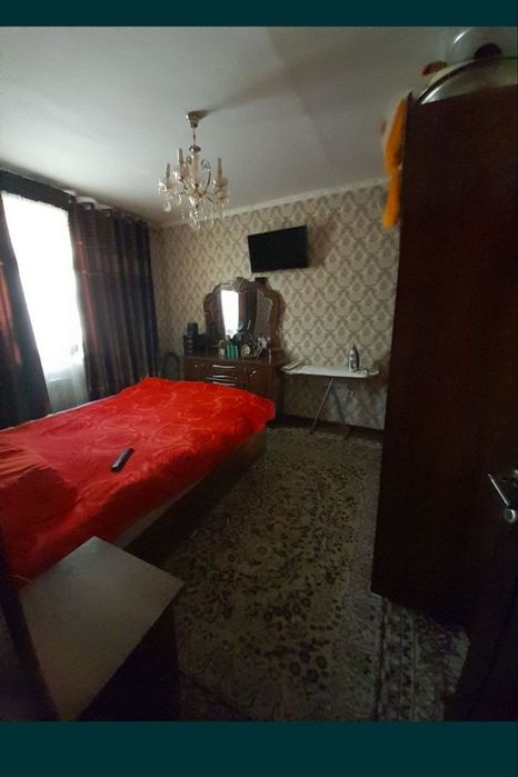 Навоий эски шаҳарида  3 хонали 1 этаждан сотилади