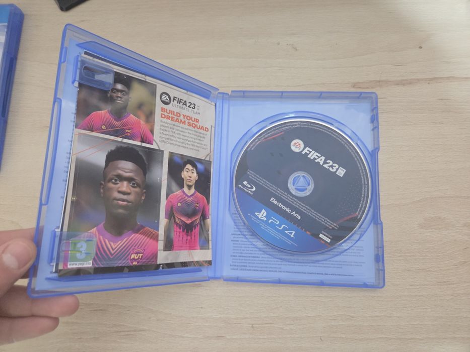 PS 4 slim cu controler ul custom + 4 jocuri