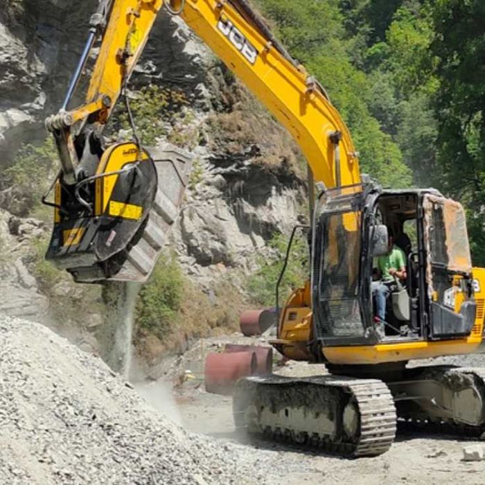 Concasoare MB CRUSHER BF60.1 S4 pt BULDOEXCAVATOR 10-18 Tone