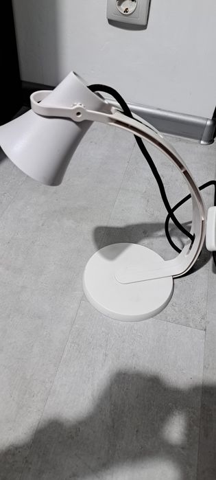 Lampă albă cu lumină led