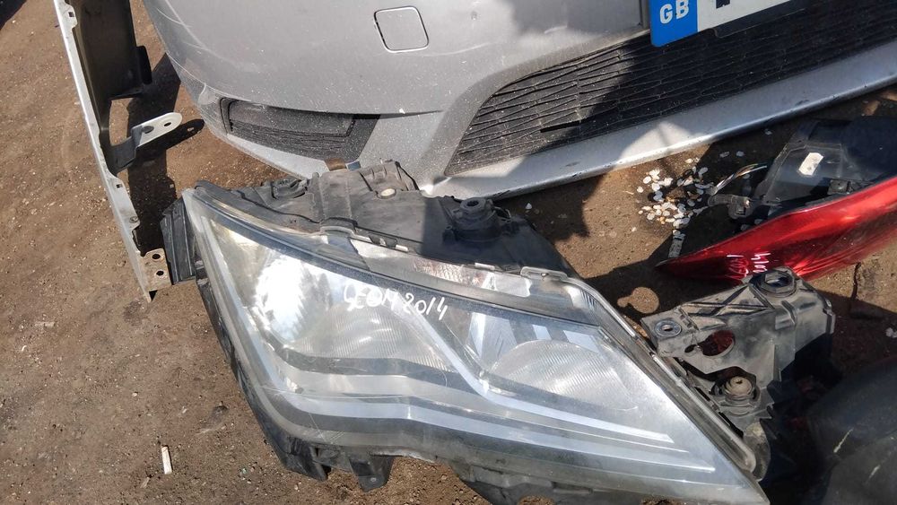 Far stanga/dreapta Seat Leon an 2014