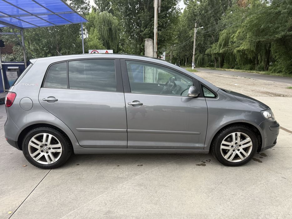 Vw Golf 5 plus /137.000 km reali/carte service/2007/1,6 bnz 105 cp