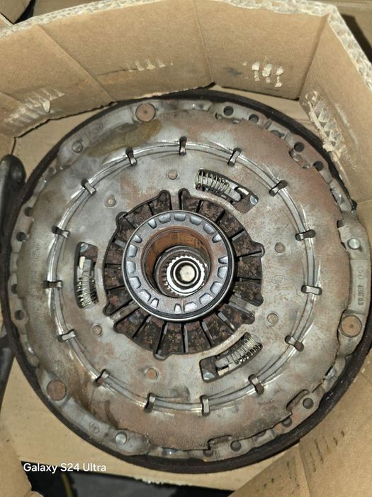 Съединител комплект И маховикик BMW X3 2.0D 184к.с