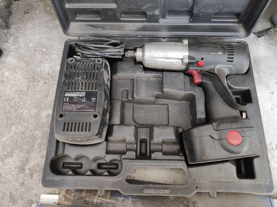 Акумулаторен гайковерт