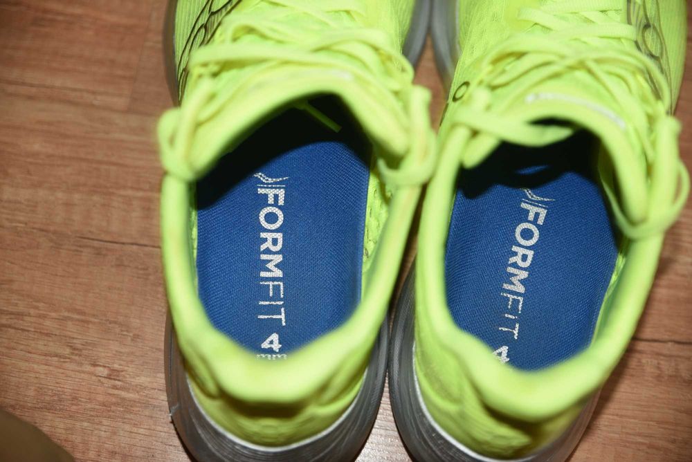 Saucony оригинални маратонки размер 45