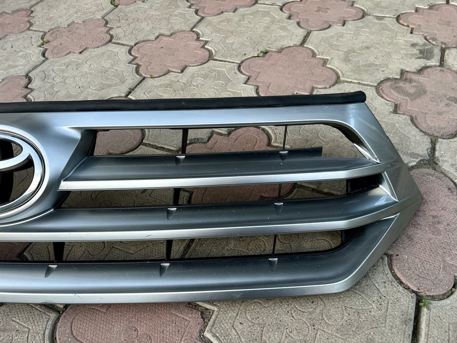 Решётки Toyota Highlander Оригинал !