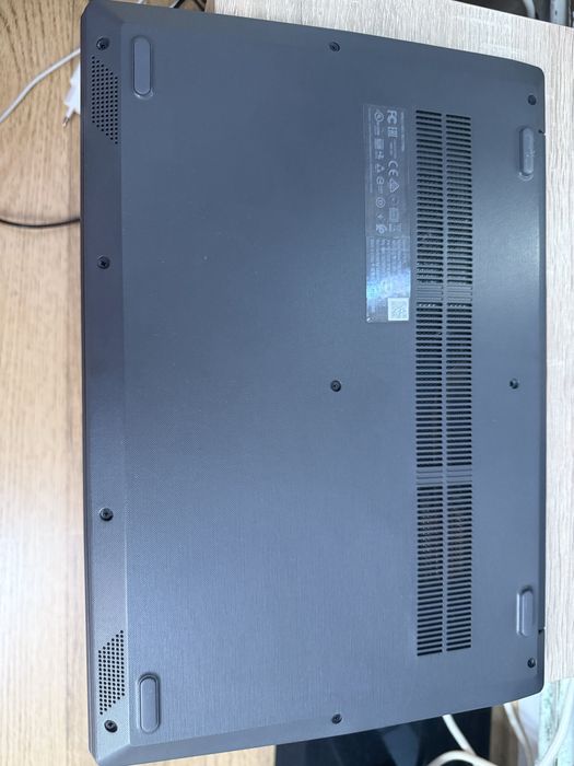 Laptop Lenovo V15-IIL 15.6" – Intel i5 Gen 10 / 8GB RAM / Windows 10 Pro