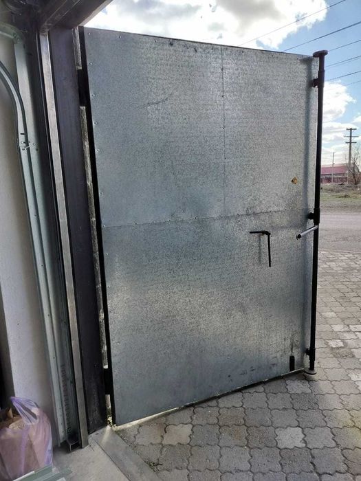 Продам гаражные ворота