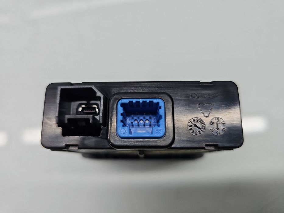 Conector auxiliar USB Renault Megane 4 [Fabr 2015-prezent] 280239416R