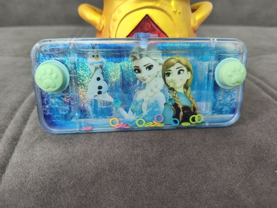 Продам игрушки для девочек.