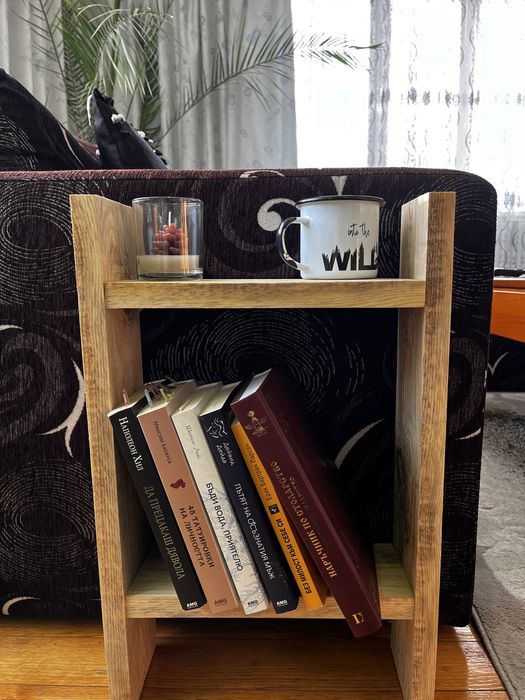 Помощна масичка/етежерка за хол