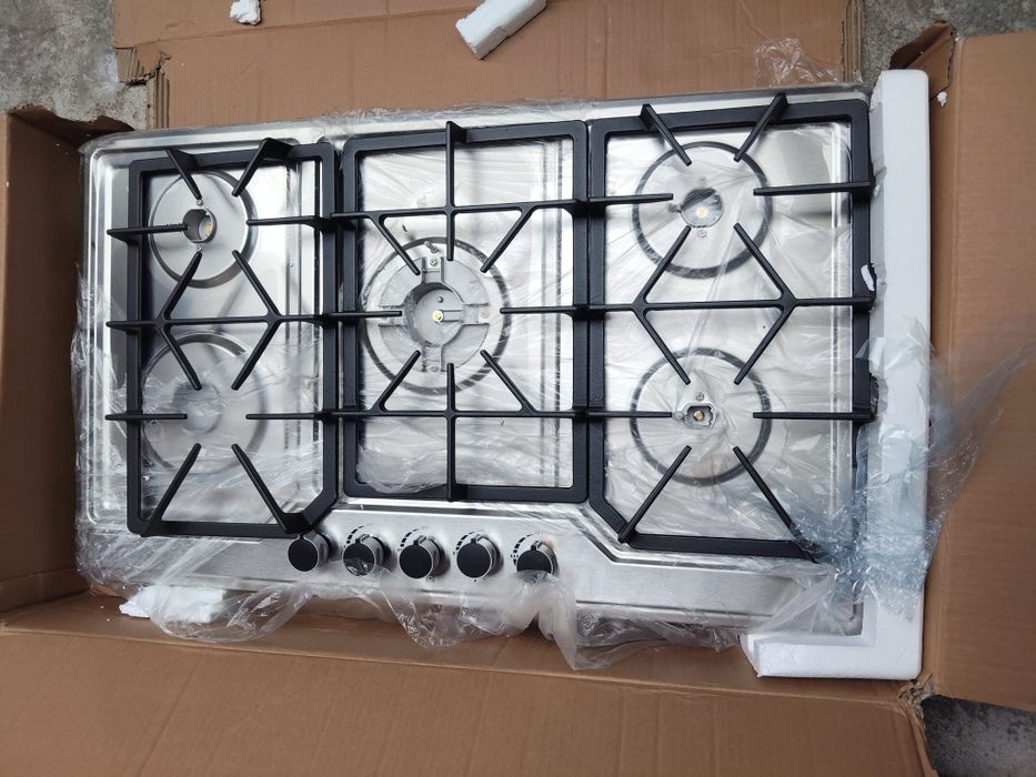 Plita pe gaz incorporabila  pe gaz dim 86 x 52 cm noua pret 900 de lei