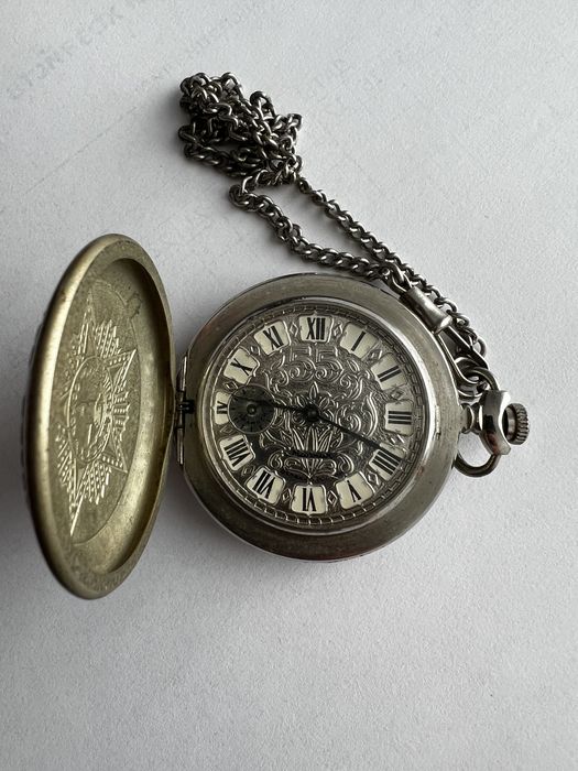 Часы советские