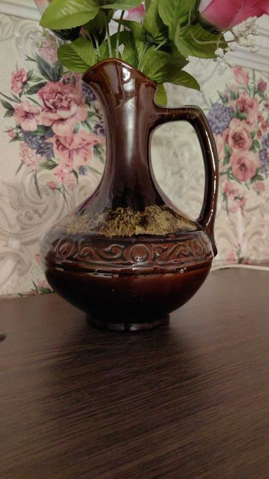 Продам вазы из цветного  стекла