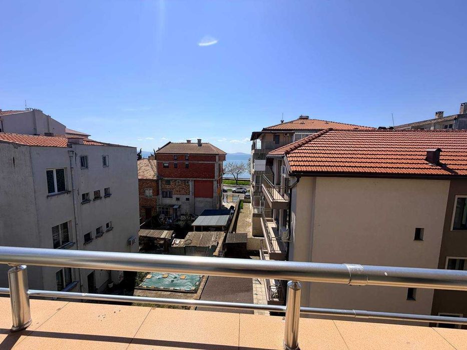 Продава се Тристаен апартамент в Поморие - 260 кв.м за 391 €/кв.м - Снимка #4