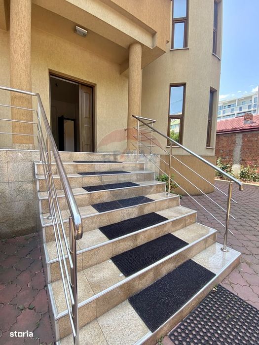 Casa / Vila cu 8 camere de închiriat în zona Aviatiei