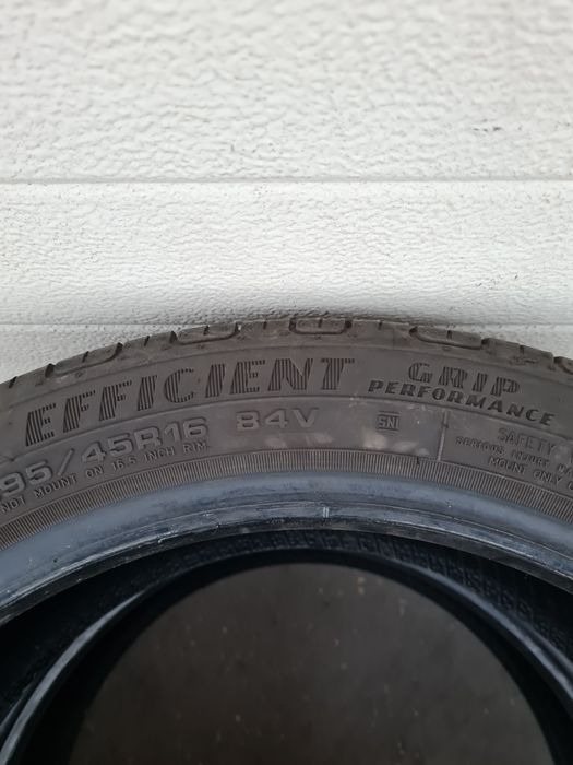 Летни гуми 2 броя GOODYEAR EficientGrip 195 45 R16 дот 1120