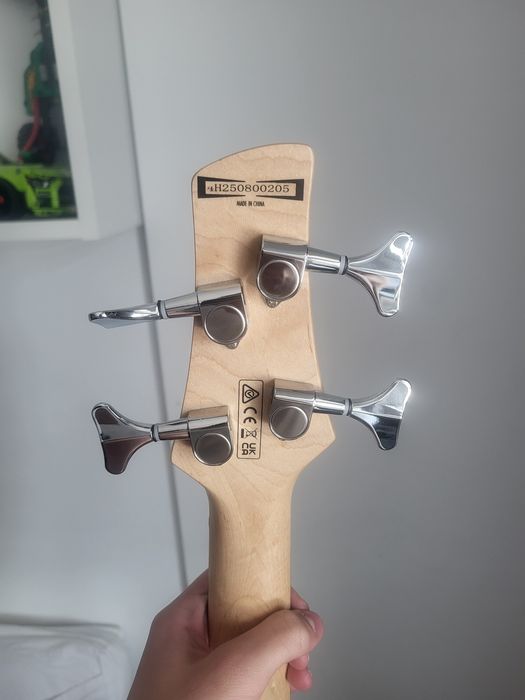 Chitară bas electrică Ibanez GSR180 Gio cu 4 corzi, finisată în culoarea Baltic Blue

Metallic.