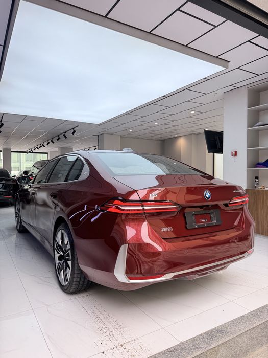 Bmw i5 35L full to'lov turi naxt nasiya trade-in xizmati mavjud