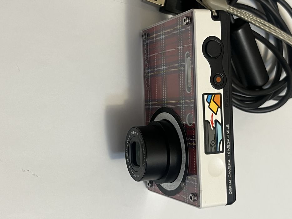 Pentax RS1000 14Mpx 4x zoom optic afisare data ora pe poze