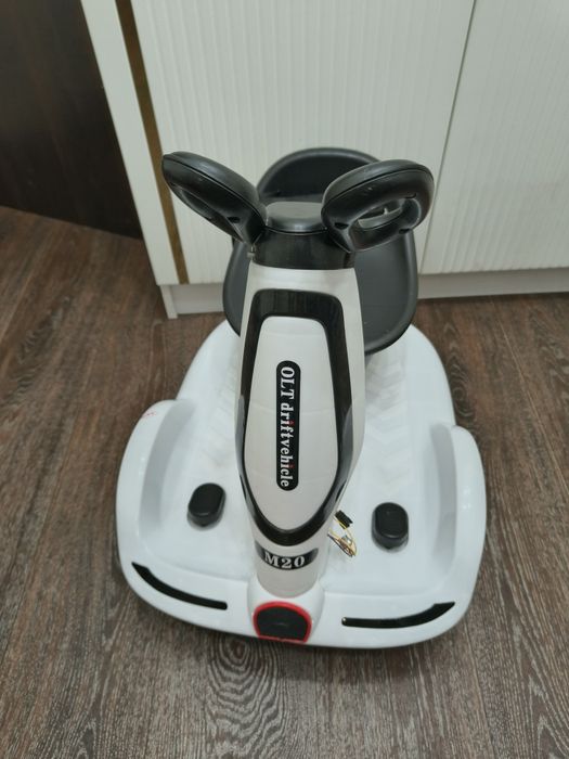 Бэби кар  электромашинка на пульту