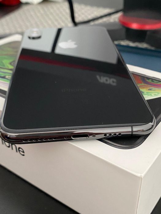 Iphone xs max full box