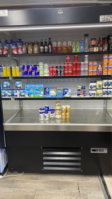 Vitrina Holodilnik sotiladi