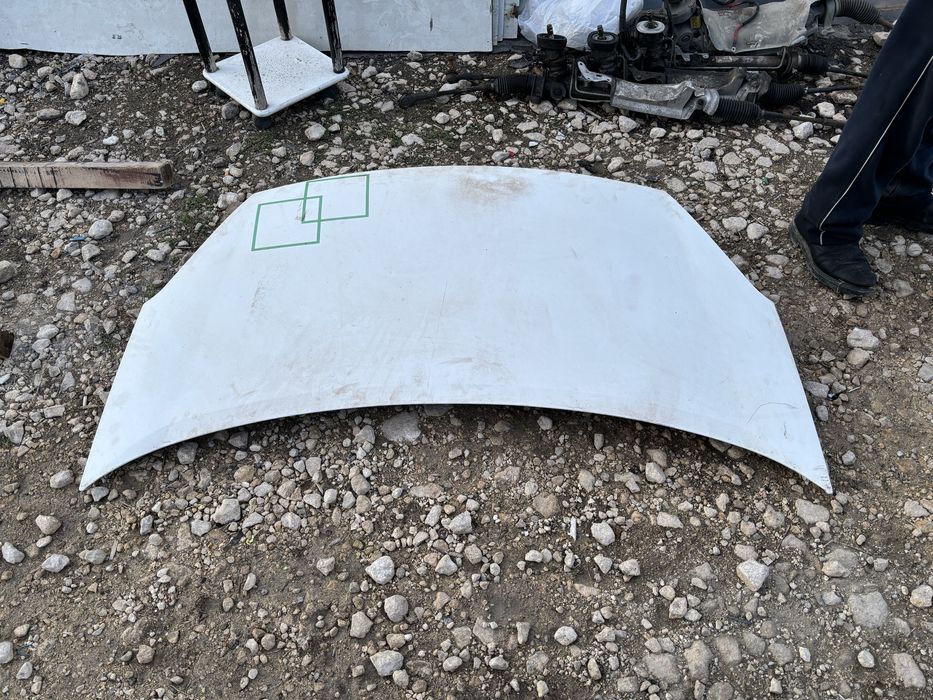 Преден капак за Пежо Партнер 09-12