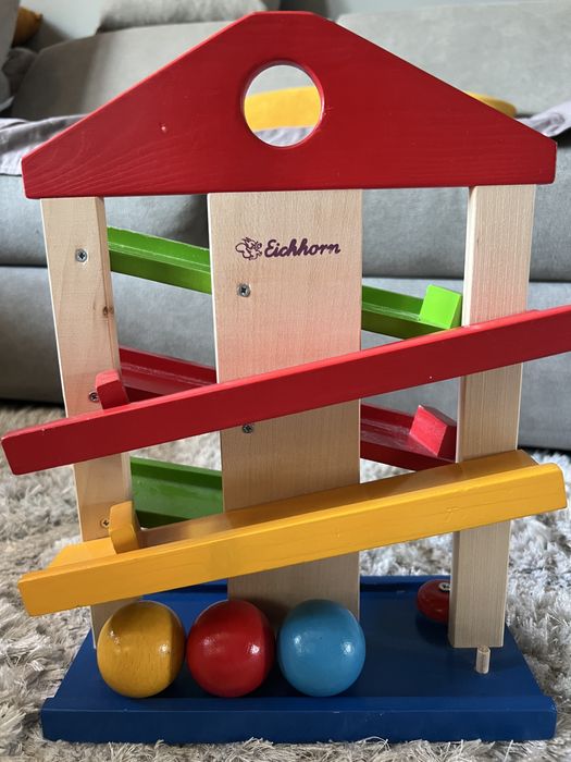 Дървена играчка с топчета