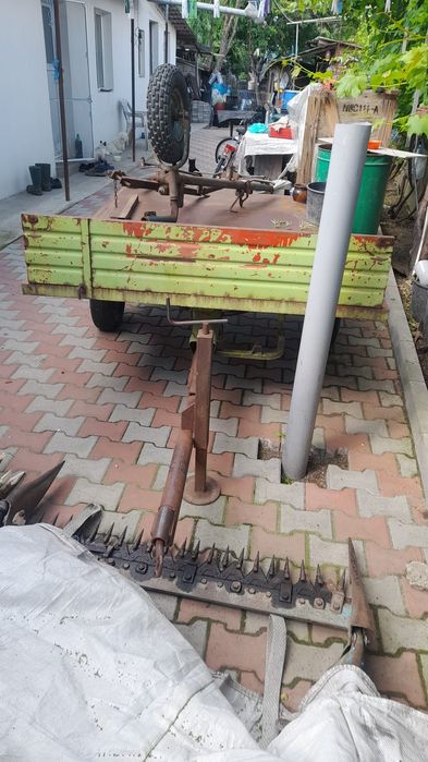 Remorcă de vanzare basculabila