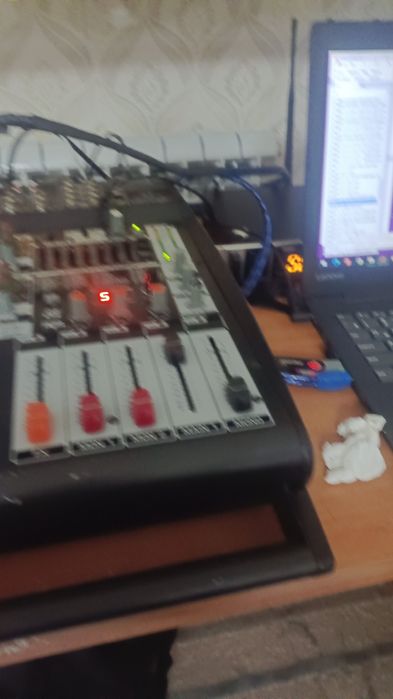 Музылкальный инструмент продам