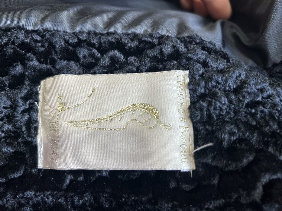 Продам пальто каракуль женский