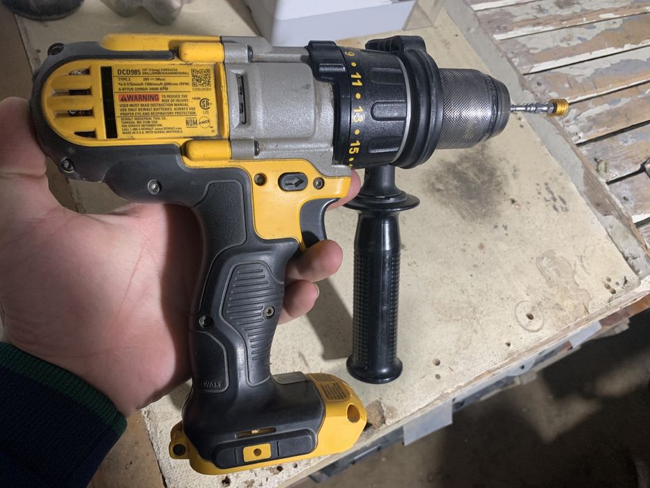 DeWALT Прадам в комплекте коробка и сумка