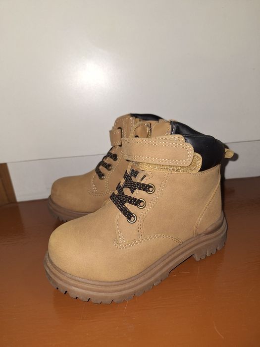 Новые ботиночки на осень 9 размер 26