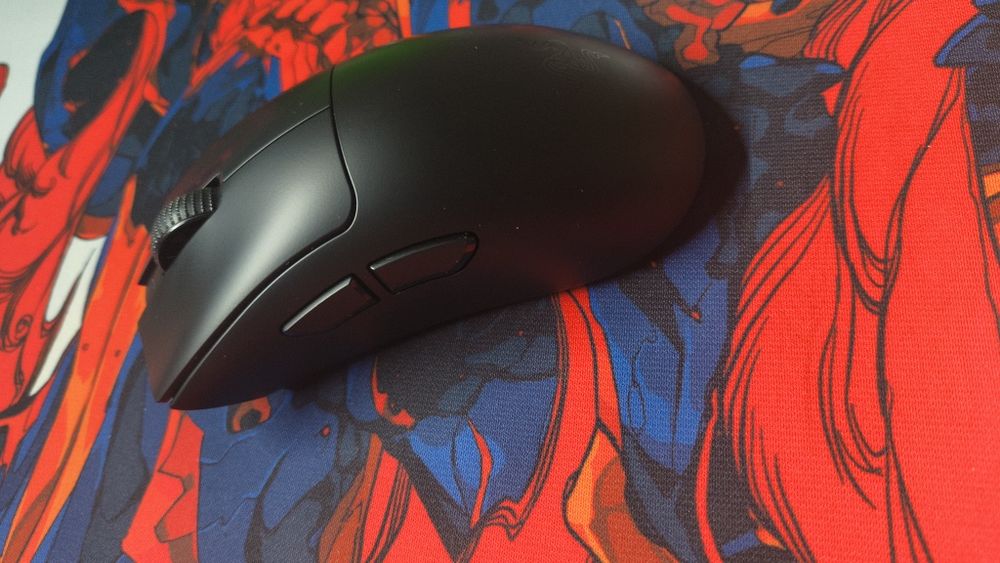 Razer deathadder v4 pro в черном цвете