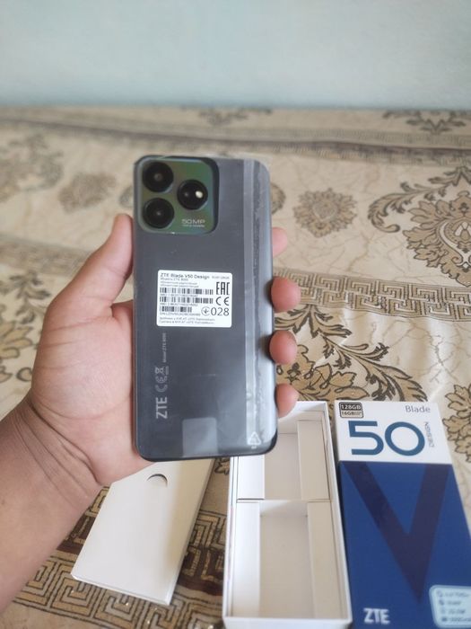 ZTE BLADE V50 DESIGN    Srochna sotiladi!!!